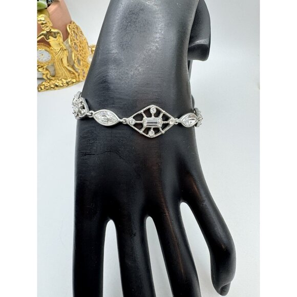 Givenchy Swarovski Crystal Teardrop Necklace And Bracelet Silver Tone Set - Picture 3 of 12